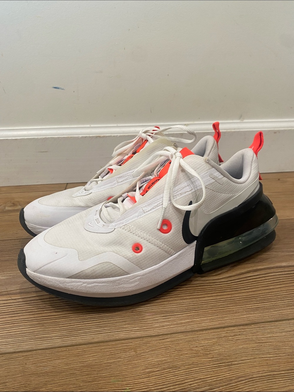 Nike White and Coral Air-Cushioned Sneakers Air Max Up
